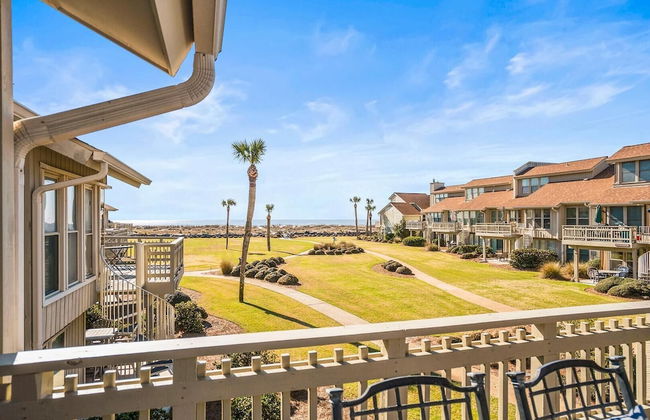 Recently Renovated Condo w/ Breezy Ocean Views - Steps to Beach - Foto 34