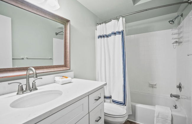 Recently Renovated Condo w/ Breezy Ocean Views - Steps to Beach - Foto 21