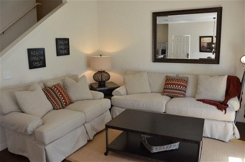 Photo 10 - Modern Lucaya 4 Bedrooms 3 Baths Townhome