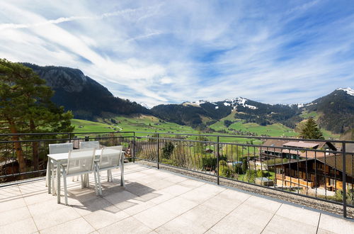 Foto 9 - Alpine Apartment With Stunning Views