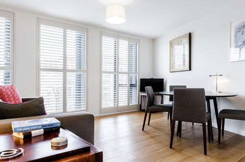 Photo 10 - Bright 2 Bedroom Marylebone Flat Near the Tube