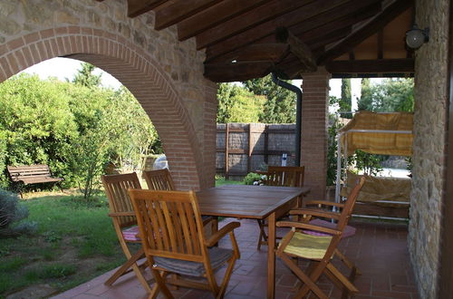 Foto 15 - Charming Villa in Suvereto with Hot Tub