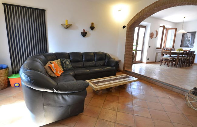 Charming Villa in Suvereto with Hot Tub - Photo 14