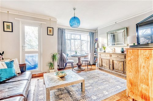 Photo 37 - Stunning and Warm Home in Wandsworth by Underthedoormat