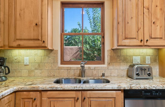 Casa Nona - Pristine Home in the Railyard District, Walk to The Plaza - Foto 14