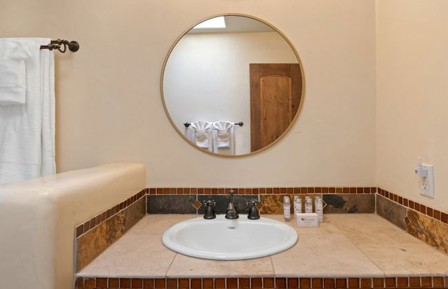 Casa Nona - Pristine Home in the Railyard District, Walk to The Plaza - Foto 24