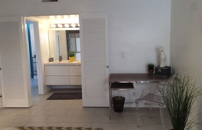 Modern Downtown Condo - Foto 17