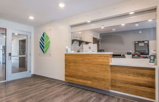 Photo 2 - WoodSpring Suites Doral Miami Airport