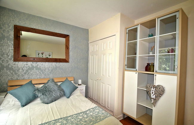 2 Bedrooms - Large Balcony Apartment & Parking - Foto 4