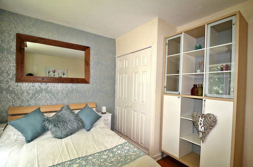 Photo 4 - 2 Bedrooms - Large Balcony Apartment & Parking