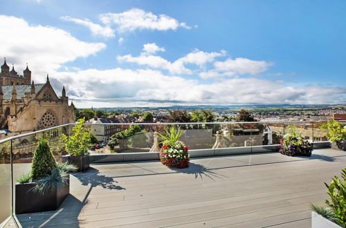 Foto 12 - The Penthouse - With 360 Private Terrace Views of the Cathedral and Exeter City