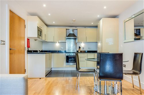 Photo 5 - Two Bedroom Apartment in Canary Wharf