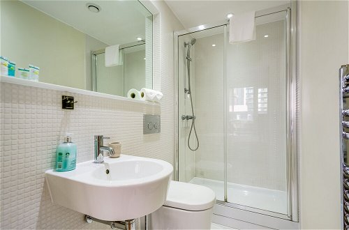 Foto 8 - Two Bedroom Apartment in Canary Wharf