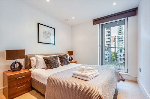 Foto 2 - Two Bedroom Apartment in Canary Wharf