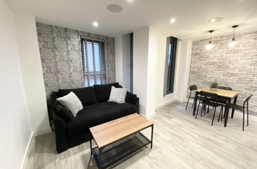Photo 10 - Lovely 1-bed Apartment in Manchester