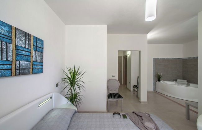 Plush Villa Apartment in Tavullia with Hot Tub - Photo 12