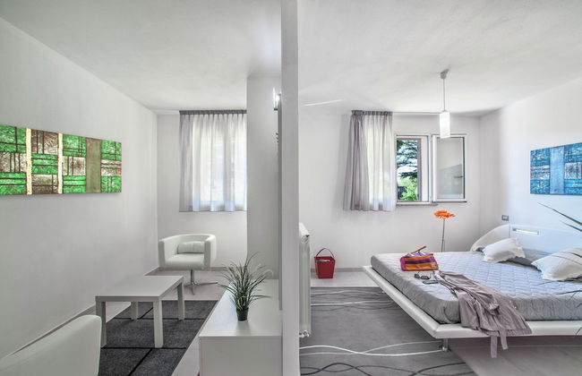 Plush Villa Apartment in Tavullia with Hot Tub - Photo 10