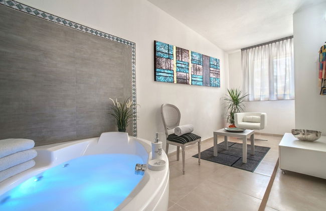 Plush Villa Apartment in Tavullia with Hot Tub - Photo 19