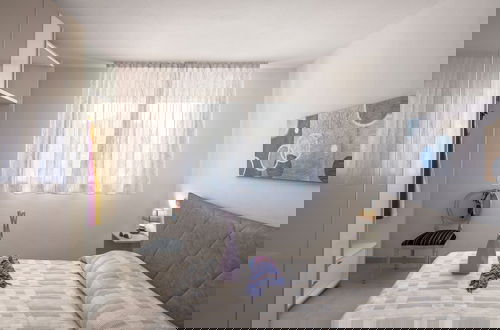 Foto 2 - Plush Villa Apartment in Tavullia with Hot Tub