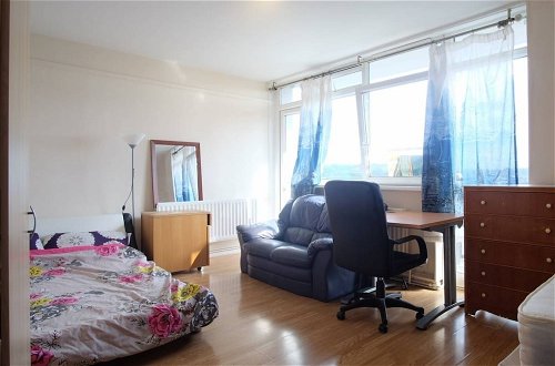 Photo 3 - 2-bed Apartment in London Woolwich