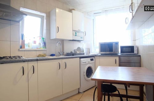 Photo 11 - 2-bed Apartment in London Woolwich