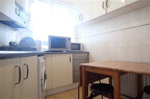 Photo 10 - 2-bed Apartment in London Woolwich