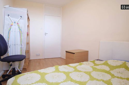 Photo 8 - 2-bed Apartment in London Woolwich