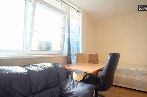 Photo 17 - 2-bed Apartment in London Woolwich