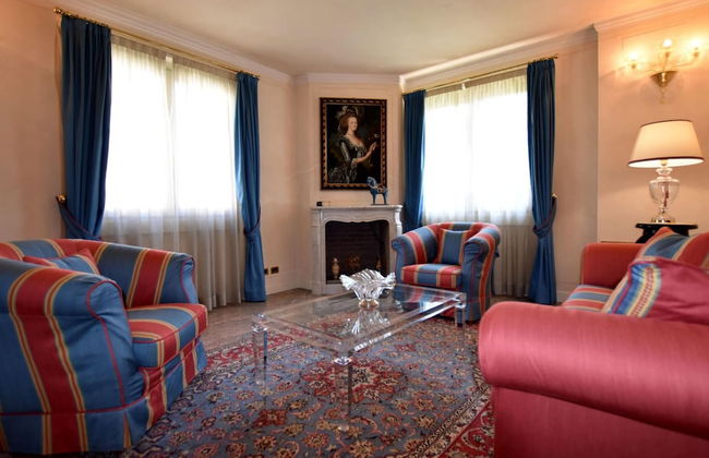 Luxurious Villa in Lombardy with Garden & Hot Tub - Foto 16