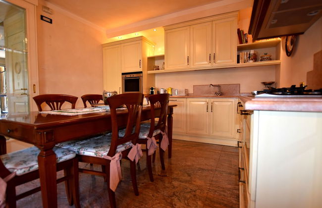 Luxurious Villa in Lombardy with Garden & Hot Tub - Foto 13