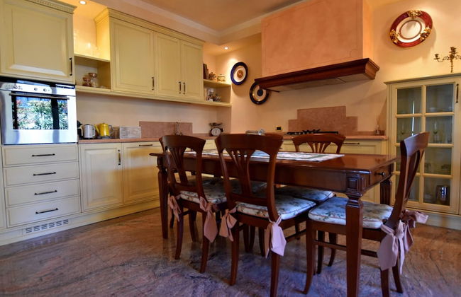Luxurious Villa in Lombardy with Garden & Hot Tub - Foto 11