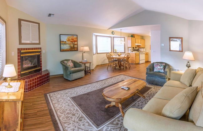 Oak Lawn Cottage ~ 1.5 Blocks to OSF - Foto 1