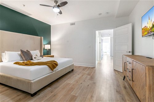 Photo 12 - Spacious 4BR Condo in New Orleans