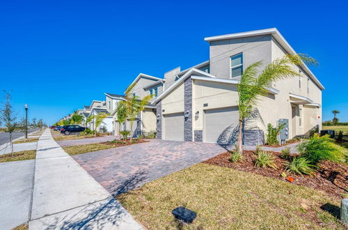 Photo 2 - Chic and Spacious Condo Near Disney