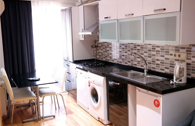 Sheriff Residence - Photo 32