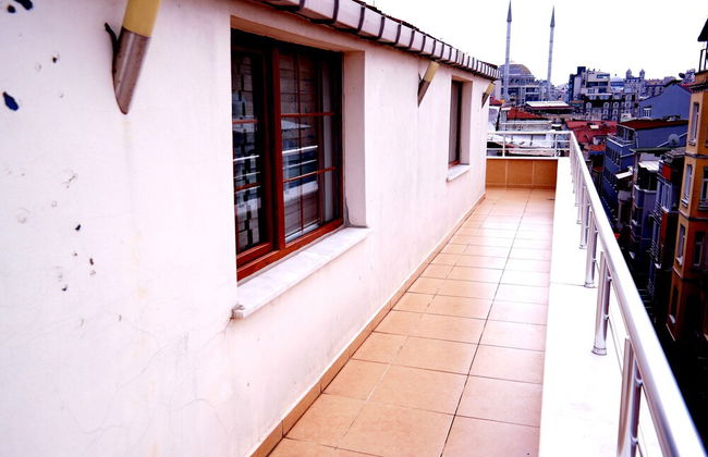Sheriff Residence - Photo 60