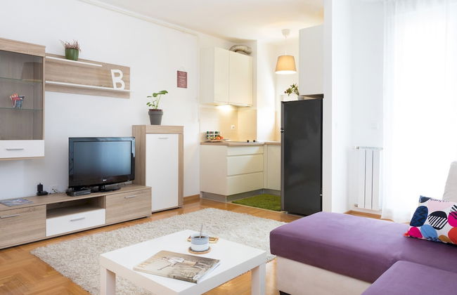 Cute and Sunny Studio in Zagreb With Balcony & Free Parking - Foto 7