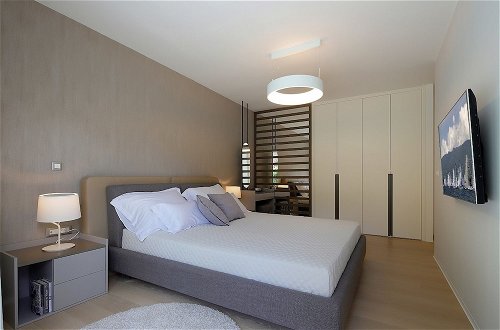 Photo 4 - Designed Apartment with Swimming Pool
