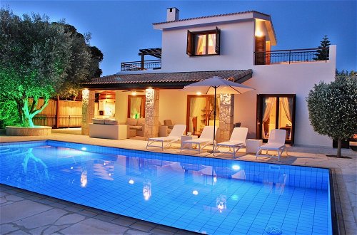 Foto 16 - 3 bedroom Villa Pera 12 with 10x5m private pool, within walking distance to resort village square, resort facilities, Aphrodite Hills