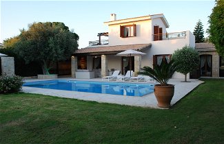 Foto 1 - 3 bedroom Villa Pera 12 with 10x5m private pool, within walking distance to resort village square, resort facilities, Aphrodite Hills