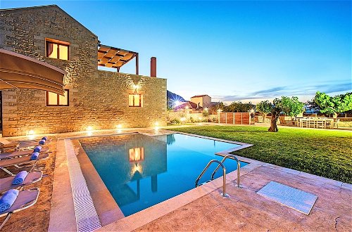 Foto 26 - Cretan Sunrise Villa with Heated Pool