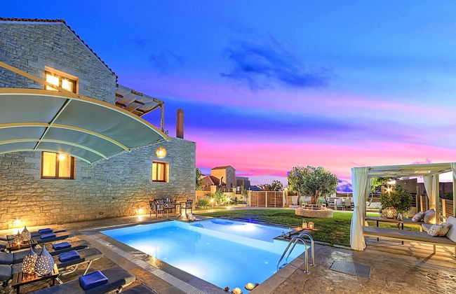 Cretan Sunrise Villa with Heated Pool - Foto 1