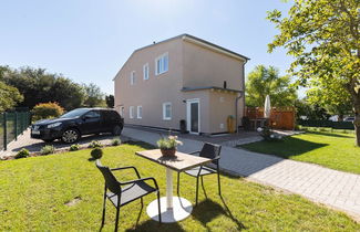 Photo 1 - Family Holiday Home Near the Beach With Large Garden