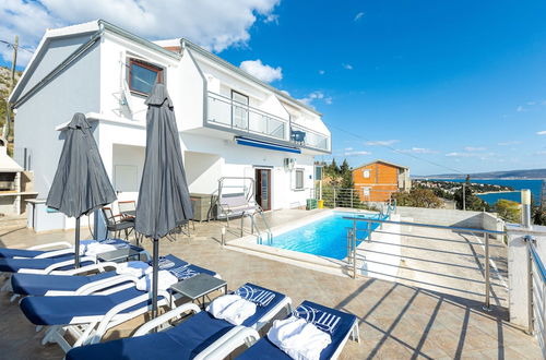 Foto 52 - Luxury Apartment With Heated Pool in Starigrad