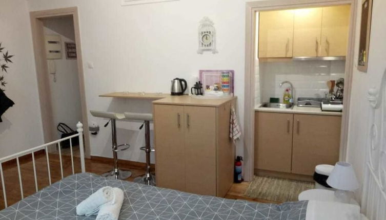 Photo 1 - Modern ideally located studio apartment