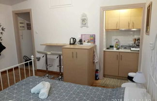 Foto 1 - Modern ideally located studio apartment