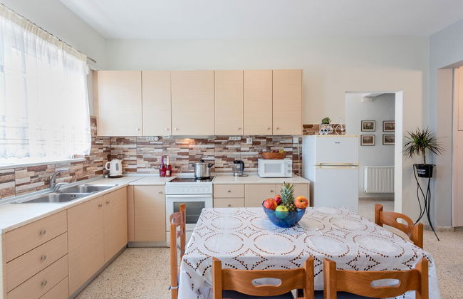 Fully Equipped House Nearby the Beach - Photo 12