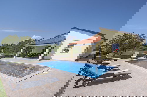 Foto 12 - Villa in Marcana With Pool and Adriatic Views
