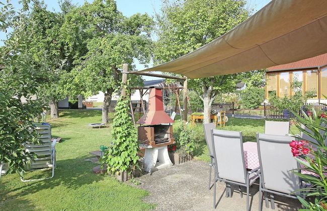 Spacious Apartment in Pracht near Forest - Photo 11