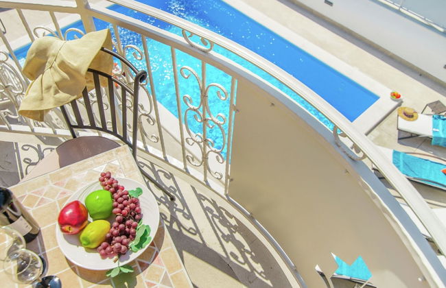 Modern Villa with Private Pool & Hot Tub near Center & Beach - Foto 18